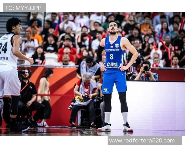 成都篮球队在世界杯预选赛中的耐力表现分析与点评