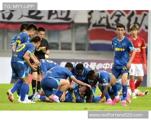 南京足球队在城市联赛中以87分稳居榜首争冠形势一片大好 南京足球队在城市联赛中以87分稳居榜首争冠形势一片大好